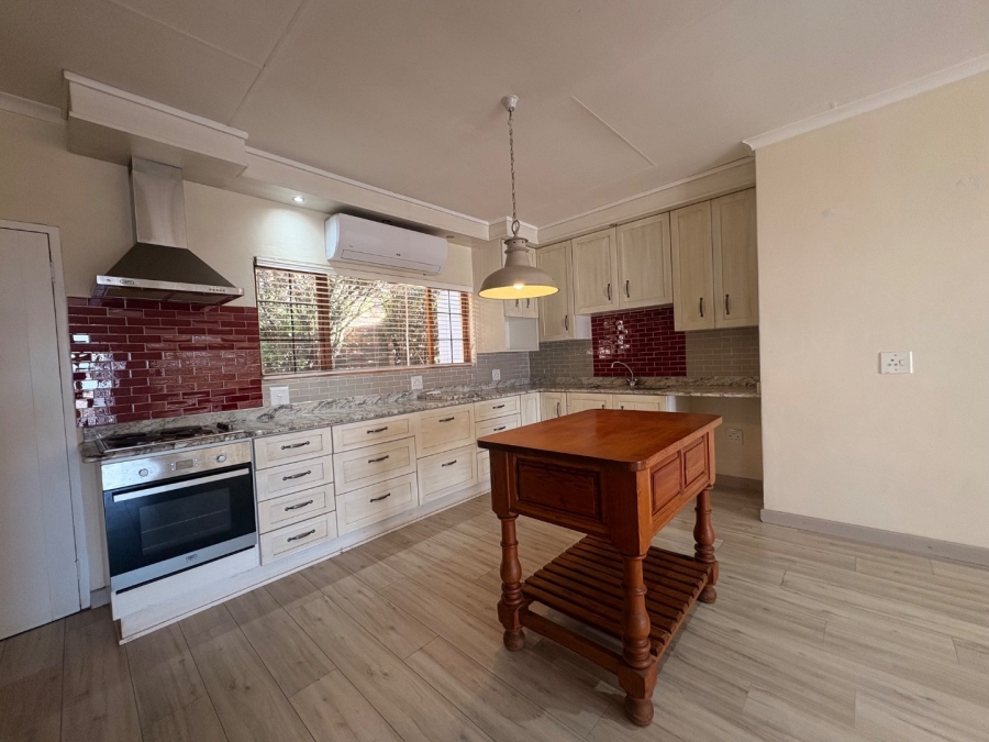 To Let 3 Bedroom Property for Rent in Wilkoppies North West